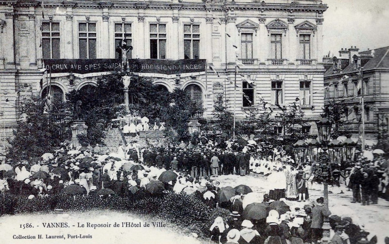 Carte postale ancienne Vannes reposoir