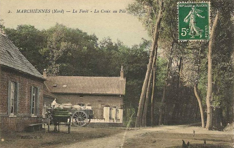 Carte postale ancienne Marchiennes - La Croix ou Pile