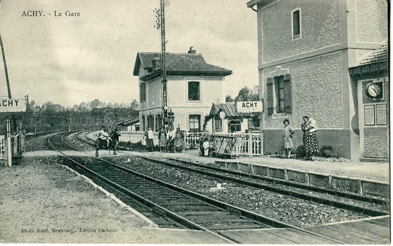 Carte postale ancienne René - Achy - La Gare