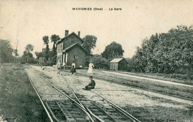Carte postale ancienne Betis - Wavignies - La Gare