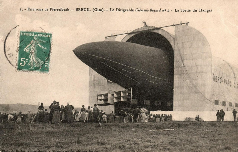 Carte postale ancienne Breuil dirigeable Le-Bayard 1910