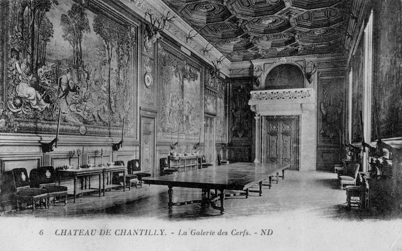 Carte postale ancienne Chantilly cerfs