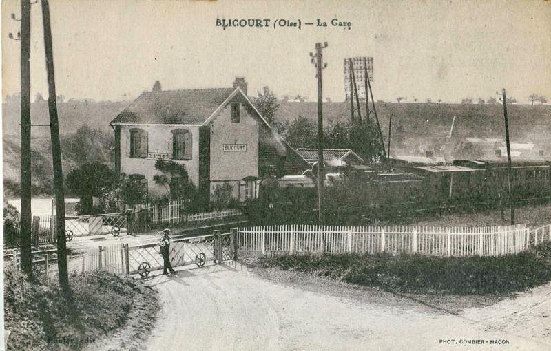 Carte postale ancienne Combier - Blicourt - La Gare