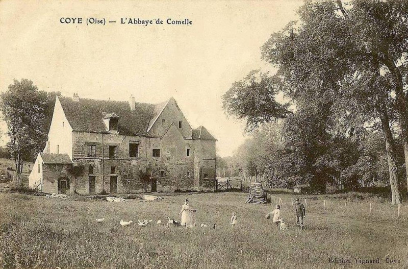 Carte postale ancienne Commelles, ancienne grange de l'abbaye de Chaalis