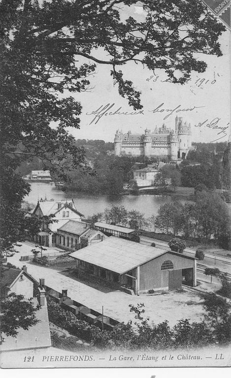 Carte postale ancienne Pierrefonds gare etang chateau 1910
