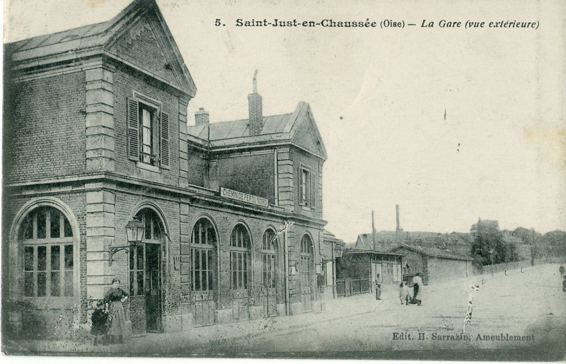 Carte postale ancienne St Just - La Gare (vue extérieure)