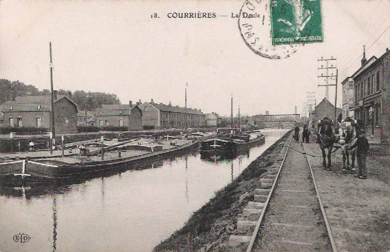 Carte postale ancienne Courrières - La Deûle