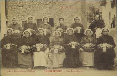 Carte postale ancienne 63-Champétières-Dentellières-vers 1905