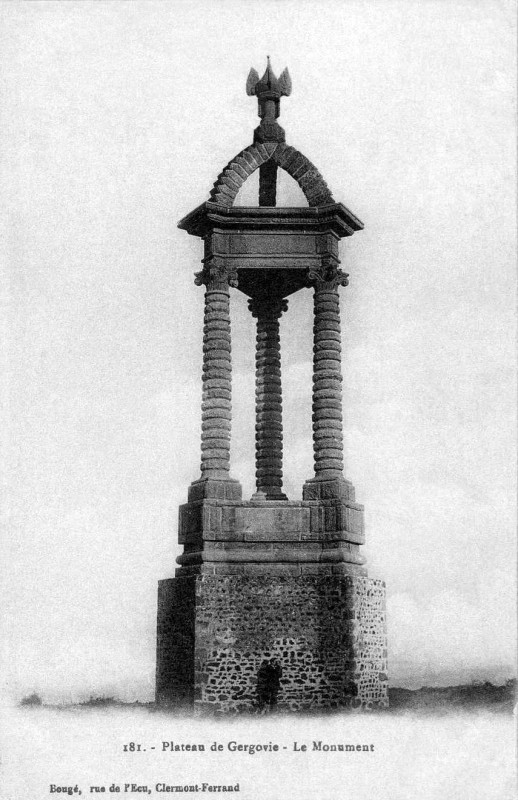 Carte postale ancienne Monument a vercingetorix