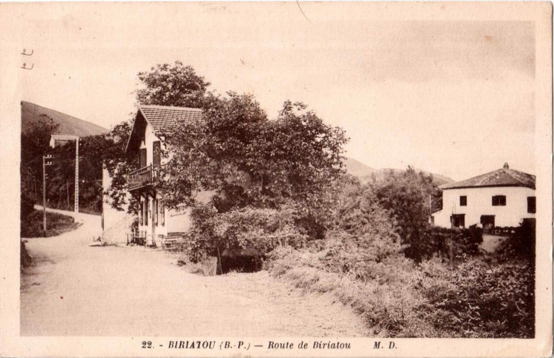 Carte postale ancienne Biriatou (64) - route de Biriatou