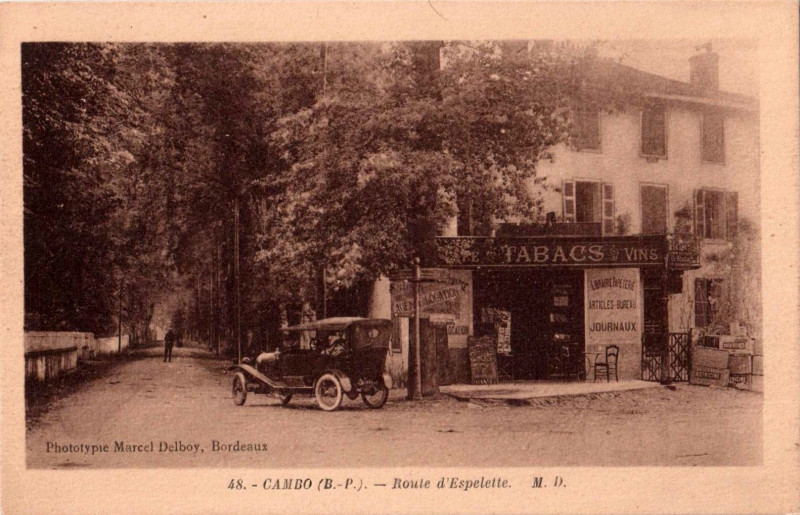 Carte postale ancienne Cambo (64) - route d'Espelette