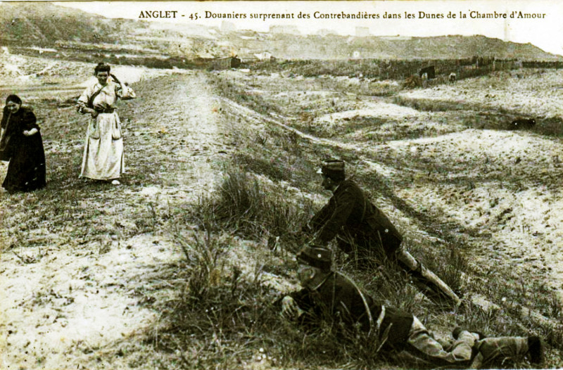Carte postale ancienne Embuscade dans les vignes d'Anglet