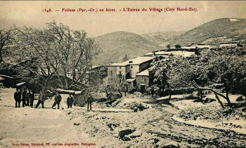 Carte postale ancienne Felluns en hiver (CP Brun) à Felluns