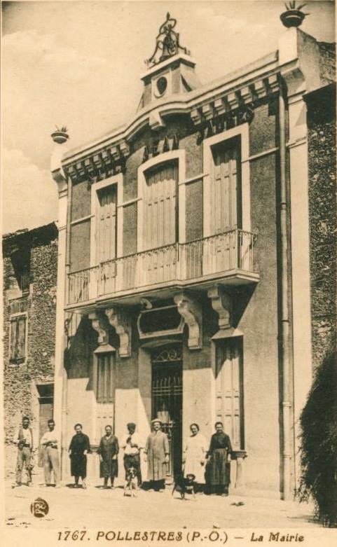 Carte postale ancienne Pollestres - La mairie (CP)