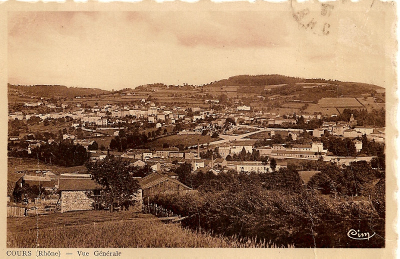 Carte postale ancienne Cours- Vue générale