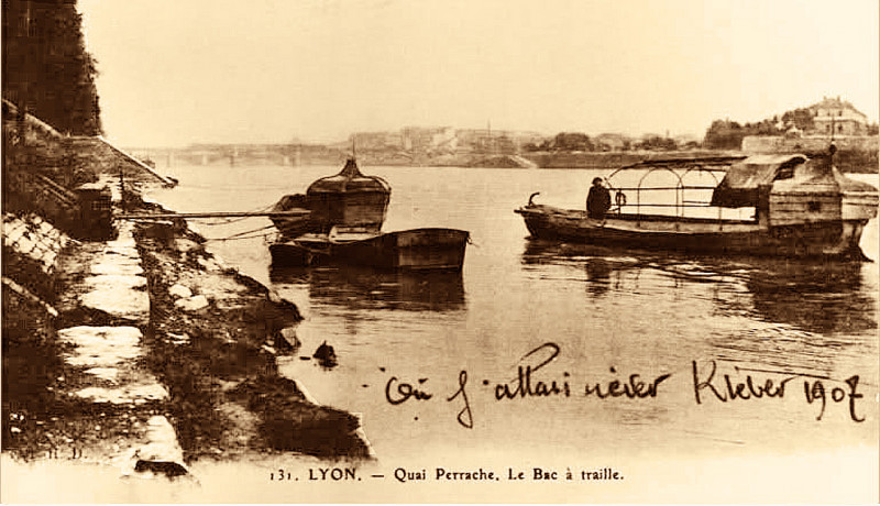 Carte postale ancienne Lyon le bac à traille de Perrache