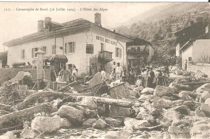 Carte postale ancienne Bozel 1904 catastrophe