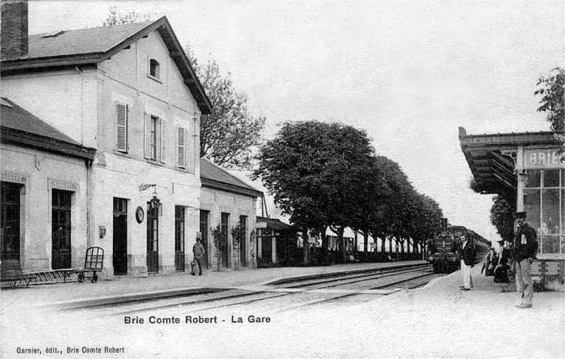 Carte postale ancienne Gare-Brie-Comte-Robert-2CPancienne