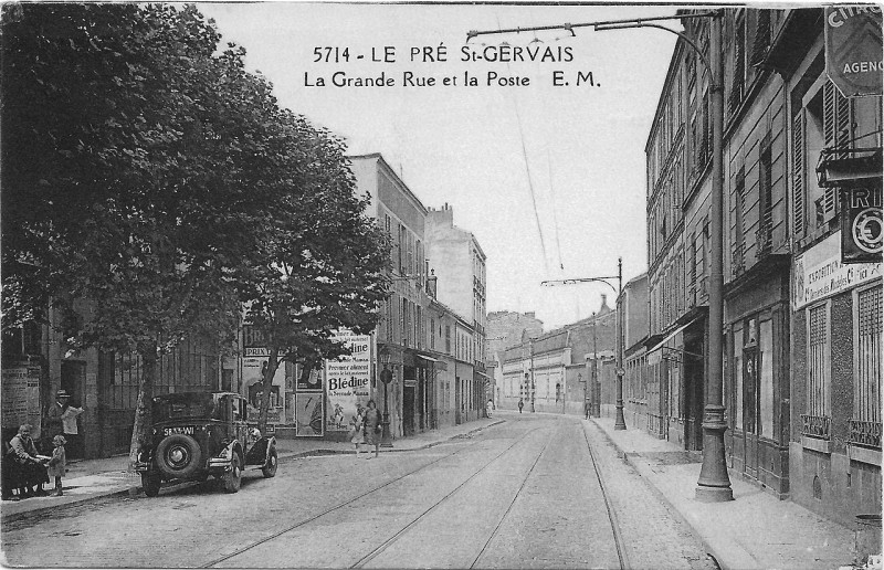 Carte postale ancienne 5714 Le Pre St-Gervais la Grande rue et la Poste