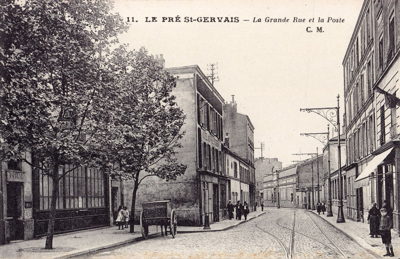 Carte postale ancienne Cm 11 - Le Pre St-Gervais - La Grande Rue et la Poste