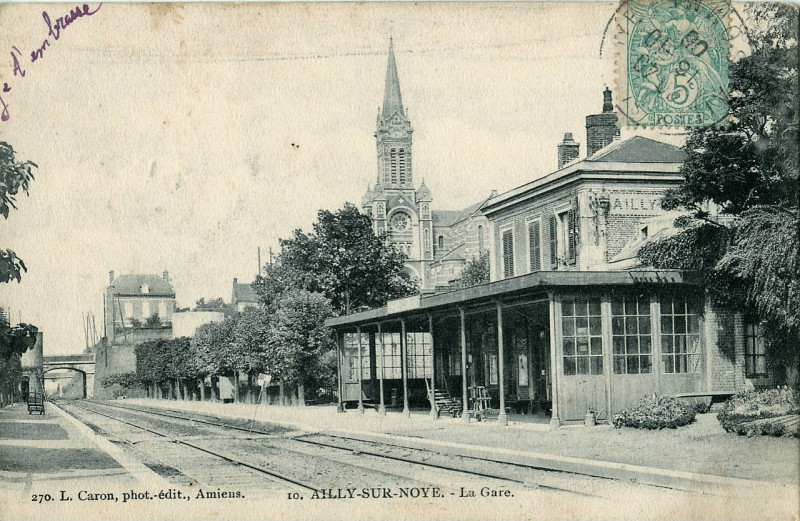 Carte postale ancienne Ailly Sur Noye - La gare