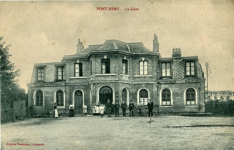 Carte postale ancienne Pont-Remy - La Gare