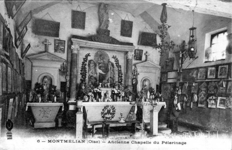 Carte postale ancienne Montmélian, intérieur de la chapelle Poutrel