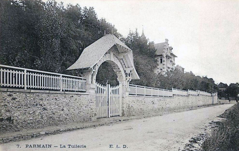 Carte postale ancienne Parmain - La Tuilerie