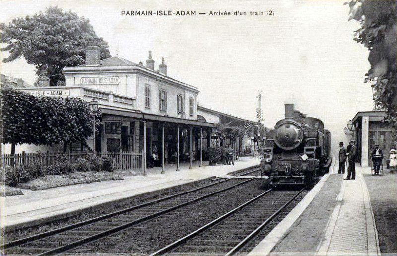 Carte postale ancienne Parmain-Isle-Adam - Arrivee d un train