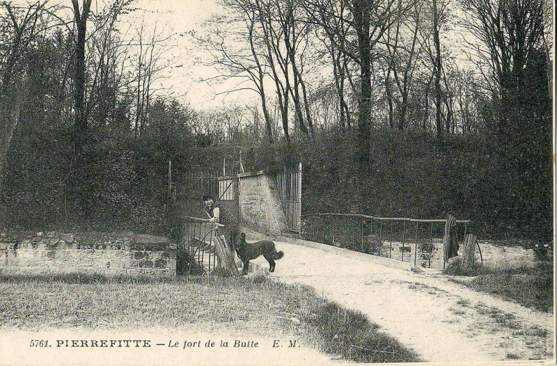 Carte postale ancienne Redoute Butte Pincon