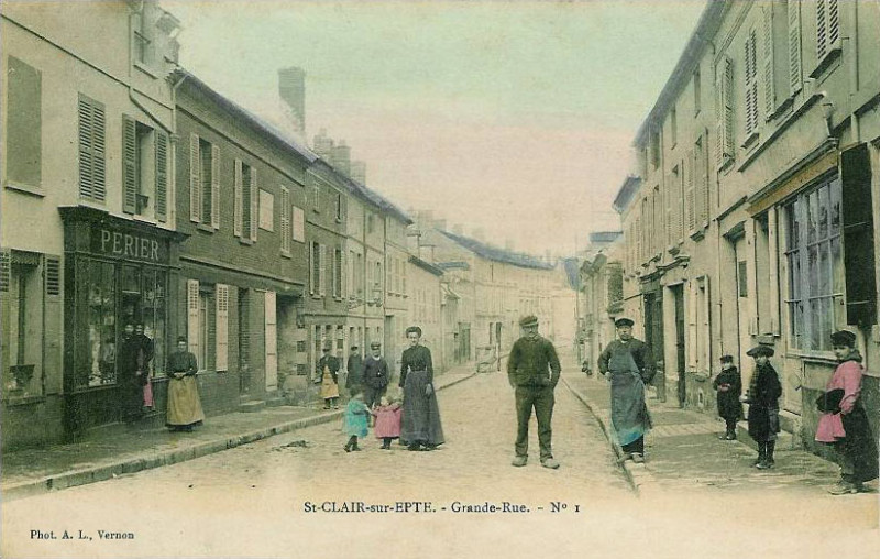 Carte postale ancienne Saint-Clair-sur-Epte - Grande-Rue