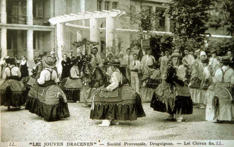 Carte postale ancienne Li chivau-frus à Draguignan