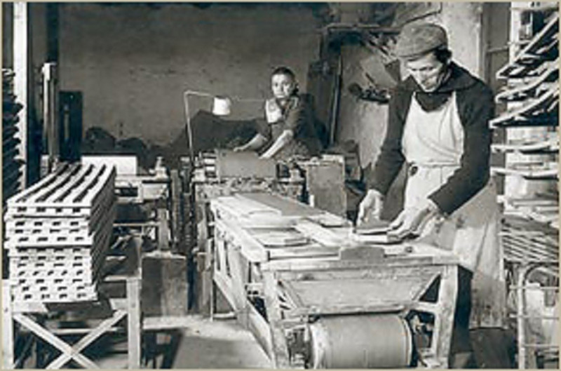 Carte postale ancienne Tomettes provençales de Salernes