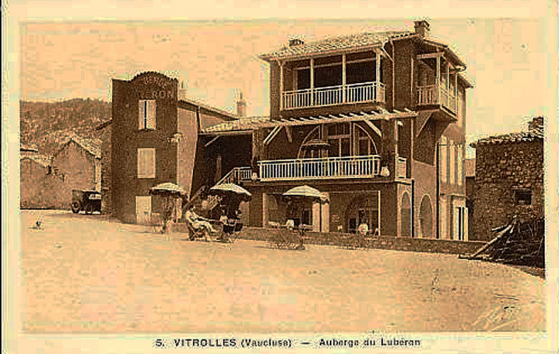 Carte postale ancienne Vitrolles-en-Luberon Auberge du Luberon