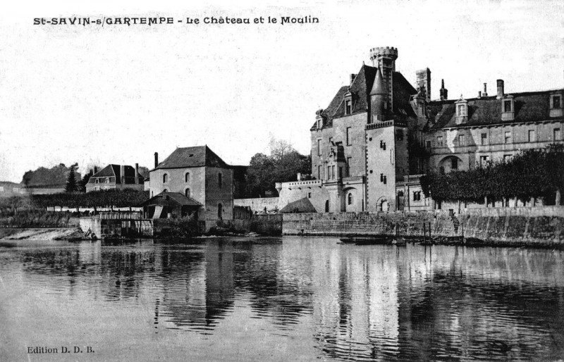 Carte postale ancienne (86) Saint-Savin-sur-Gartempe le Moulin et le Château
