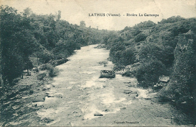 Carte postale ancienne Lathus-Cp-04