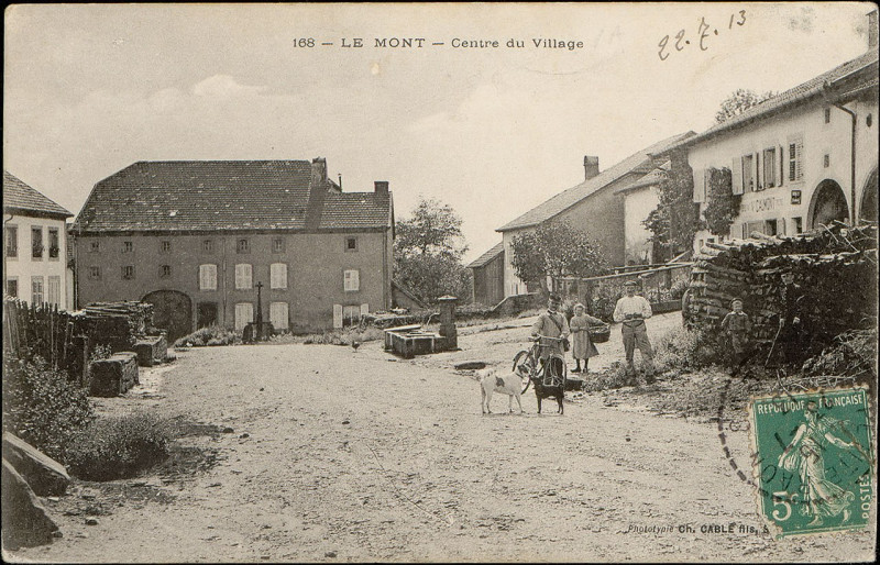 Carte postale ancienne Le Mont, Centre du Village Cp 4666 PsurR