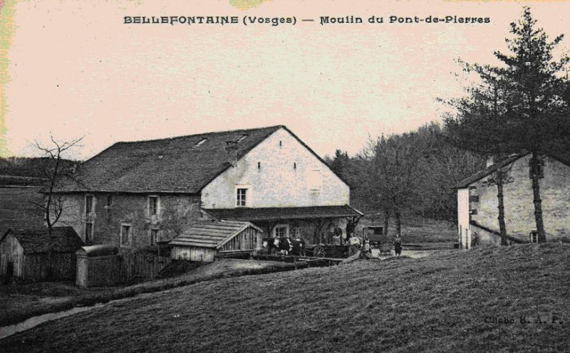 Carte postale ancienne Moulin du Pont de Pierres