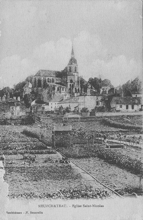 Carte postale ancienne Neufchateau eglise saint nicolas