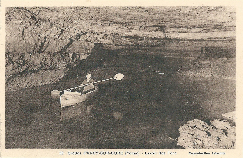 Carte postale ancienne Arcy-sur-Cure-Fr-89-les grottes-09