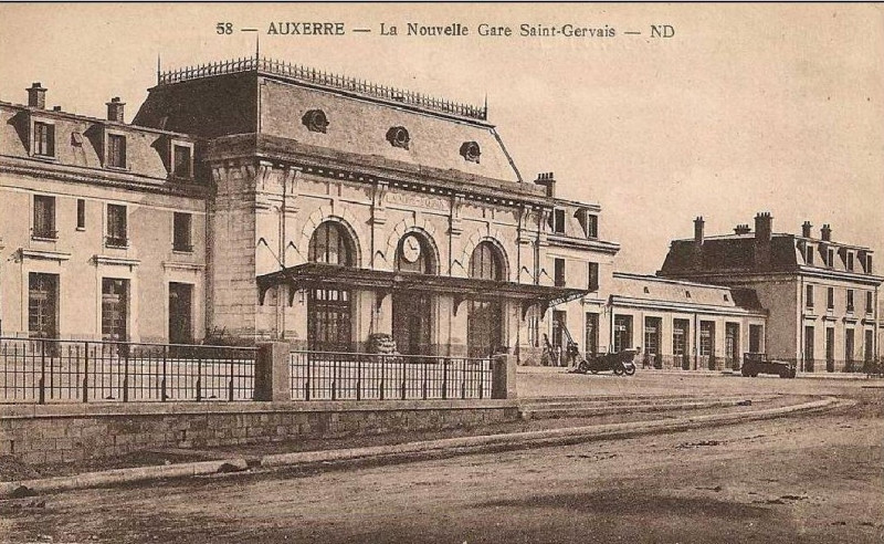 Carte postale ancienne Nouvelle gare auxerre