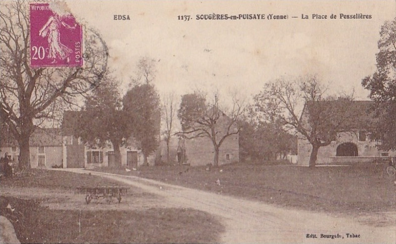 Carte postale ancienne La Place de Pesselières