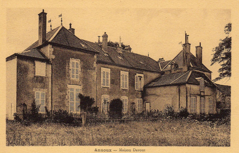 Carte postale ancienne Maison d'Avout, côté jardin, Annoux