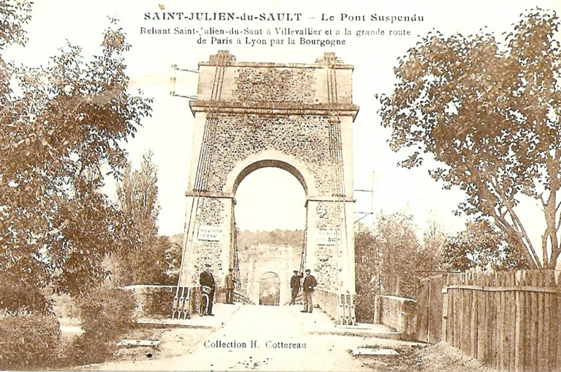 Carte postale ancienne Pont suspendu de saint julien du sault (yonne) France