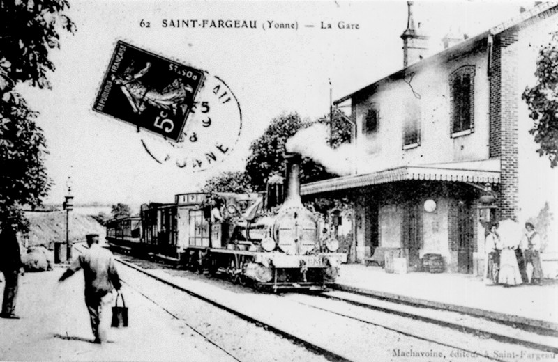 Carte postale ancienne Saint-Fargeau gare 1