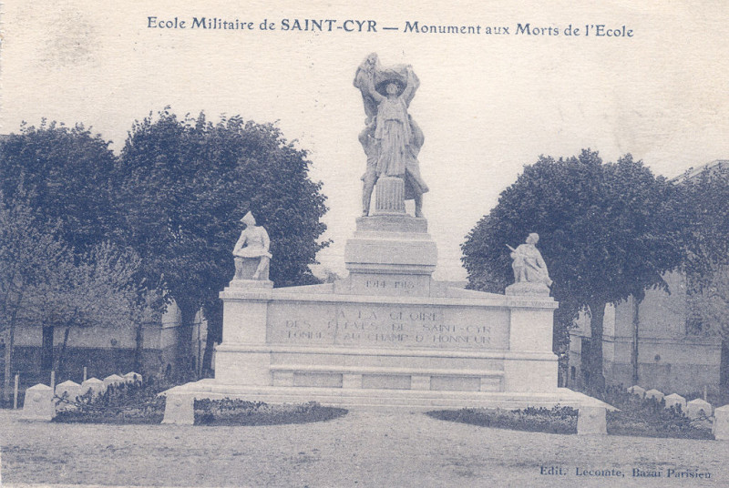 Carte postale ancienne Saint-Cyr L Ecole Monument aux morts