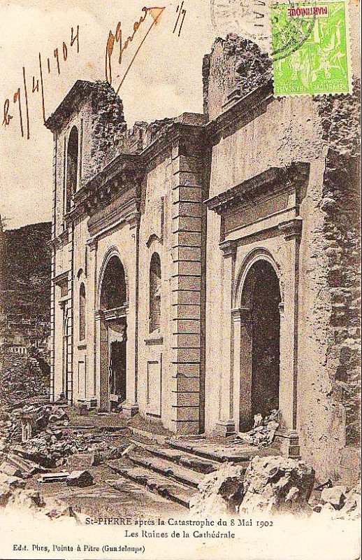 Carte postale ancienne Martinique Ruines de la cathédrale à Saint-Pierre