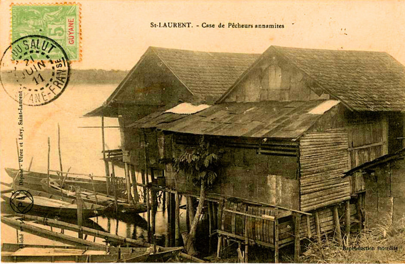 Carte postale ancienne Pl Case de pêcheurs à Saint-Laurent-de-Maroni