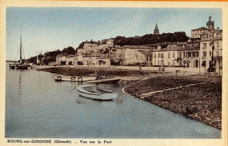 Carte postale ancienne Bourg - Port 5