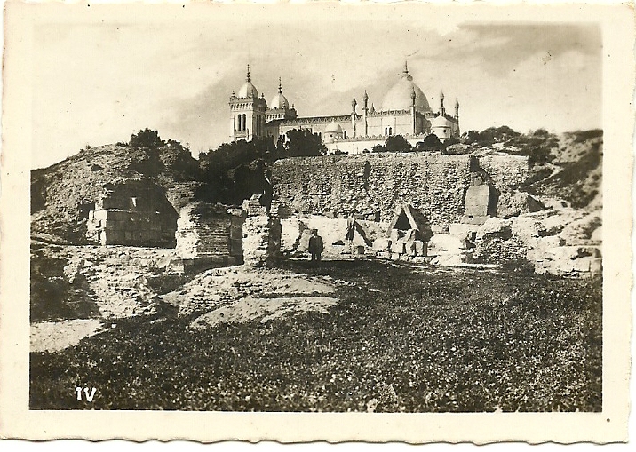 Carte postale ancienne Colline St-Louis, ruines